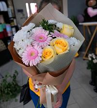 Букет цветов из:  Герберы, Розы и Хризантемы в Костино-Отдельце