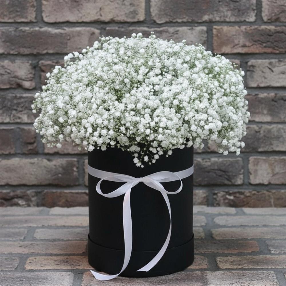 Цветочная композиция из Гипсофила в шляпной коробке в Костино-Отдельце