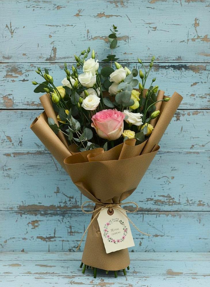 Букет цветов из: Розы и Лизиантусы в Костино-Отдельце