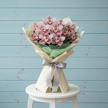 Букет цветов из:  Орхидеи и Розы #REPLACE_PRED# Костино-Отдельце