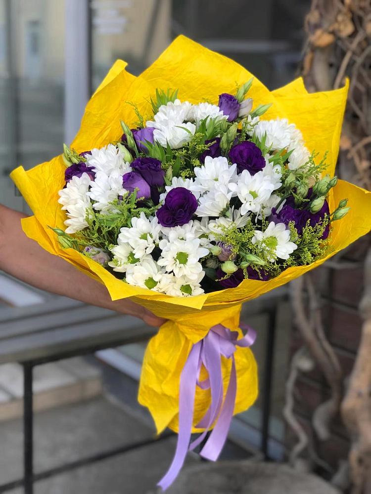 Букет цветов из: Ирисы, Хризантемы и Ромашки в Костино-Отдельце