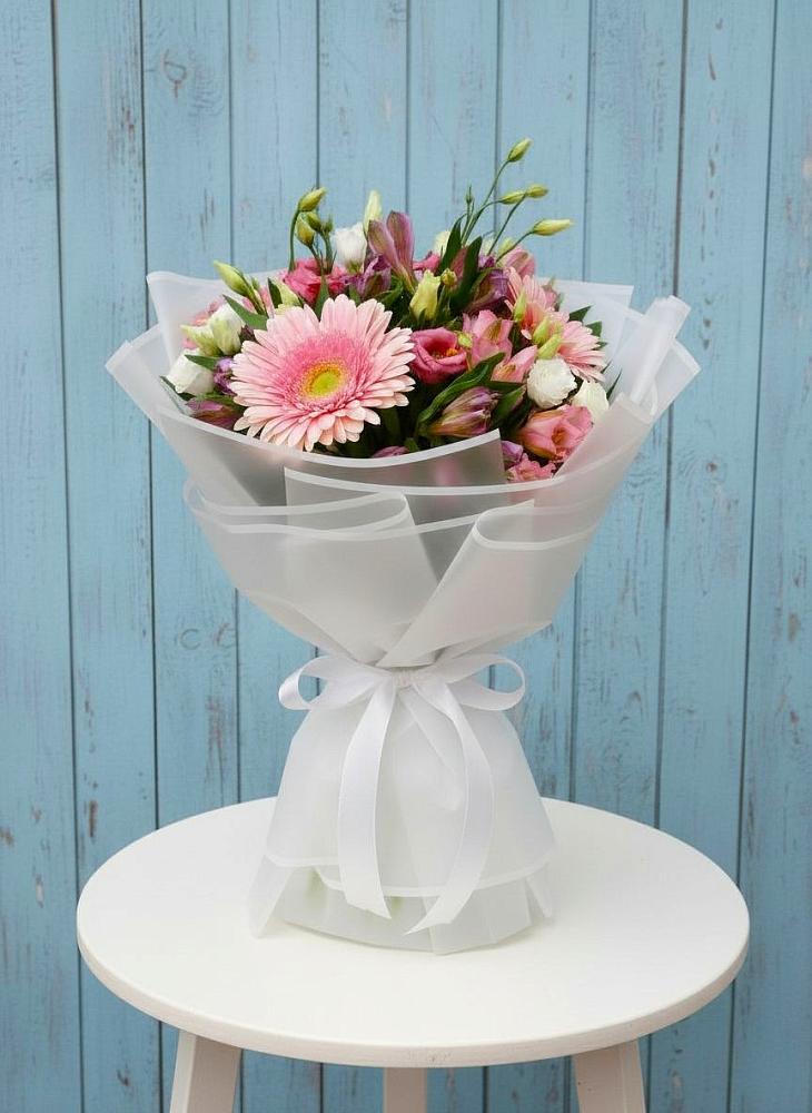 Букет цветов из: Герберы, Альстромерии и Лизиантусы в Костино-Отдельце